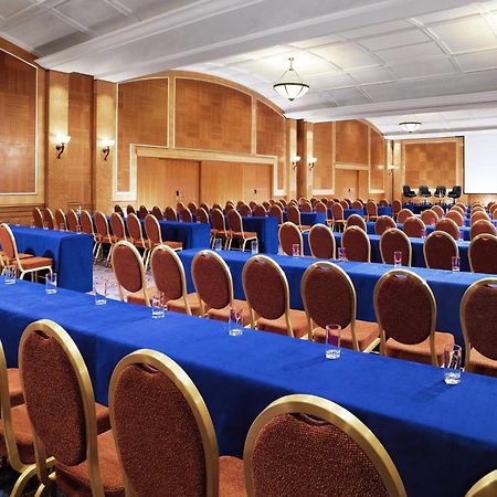 Sheraton Skyline Hotel London Heathrow Ґіллінґдон Екстер'єр фото