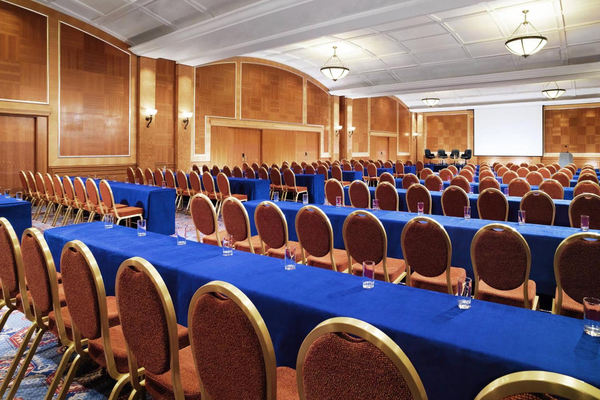 Sheraton Skyline Hotel London Heathrow Ґіллінґдон Екстер'єр фото